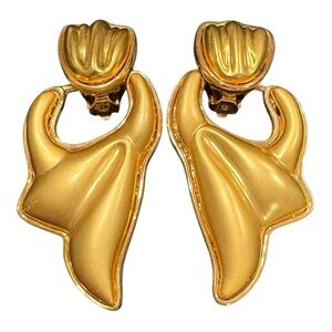 Vintage Abstract Fluid Door-Knocker Gold-Tone Clip-On Earrings JB9